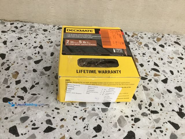 Lot 49-5410465 - DECKMATE #9 x 2 in. Red Torx Flat-Head Wood Deck Screw (5 lbs. / 630-Piece)[Model # 115964] Unused