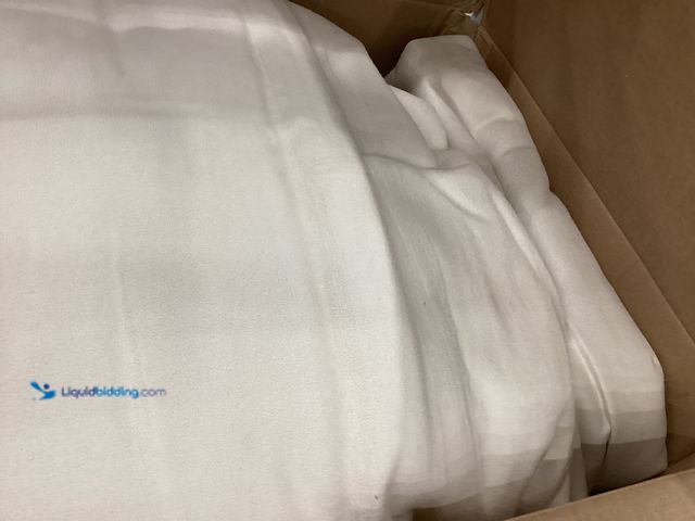 Lot 49-5438573 - Grey Fuzzy Rug. Item is Unused