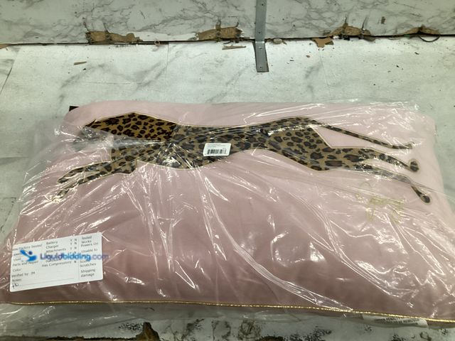 Lot 49-5555409 - Juicy Couture Reversible Velvet Cheetah Pillow, Decorative Pillow, Blush Pink, Unused