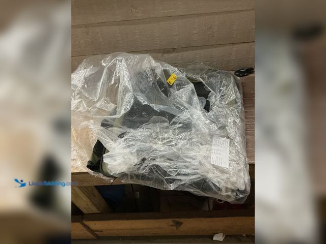 Lot 49-3531108 - Pet Carrier Cage Used