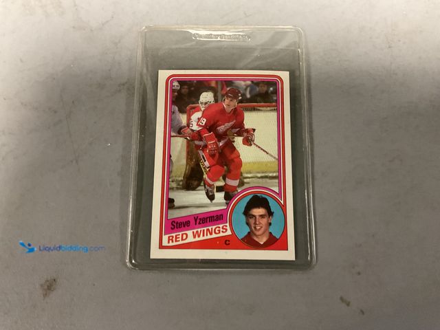 Lot 49-1505971 - WOW! 1984 TOPPS HOCKEY STEVE YZERMAN ROOKIE CARD DETROIT RED WINGS AMAZING CARD FOR ANY COLLECTOR #C...
