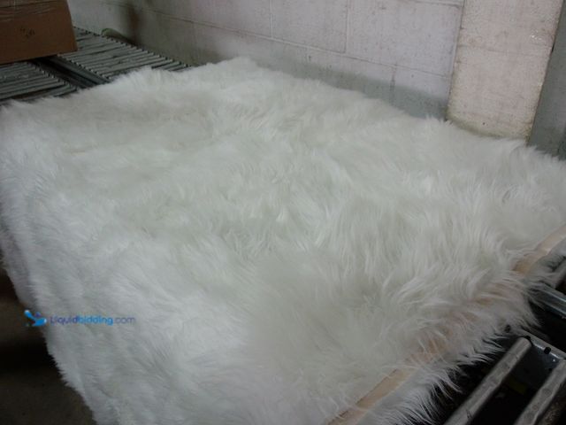 Lot 49-3480491 - 5' x 10' Shaggy Faux Fur Area Rug, Soft, Deep Pile, White, Used.   Ref#CRS1126