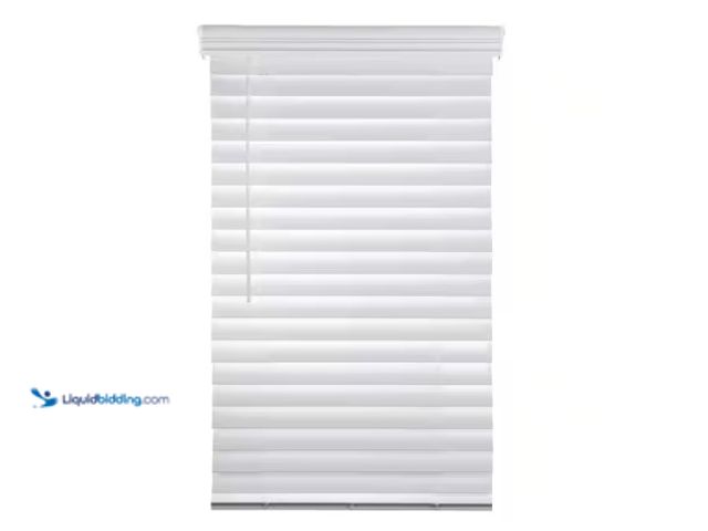 Lot 49-1566326 - Home Decorators Collection white Cordless Premium Faux Wood blinds with 2.5 in. Slats - 29 in. W x 4...