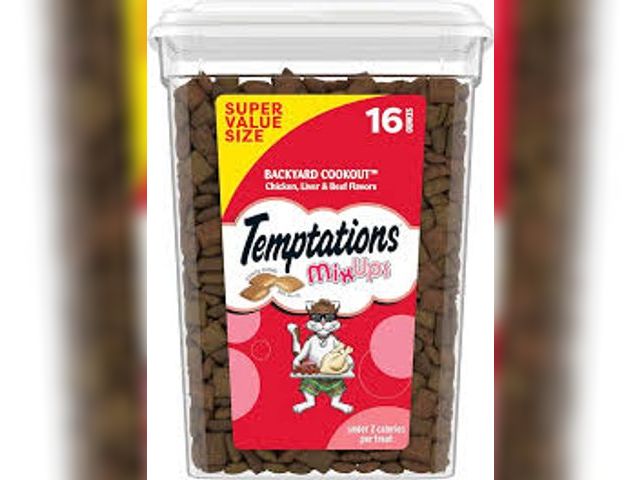 Lot 49-5542752 - Temptations Cat Treats MixUps Backyard Cookout Flavor Crunchy, Soft Cat Treats, 16 oz. Tub Unused