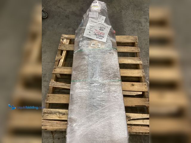 Lot 49-5452169 - Pallet Jack. Item is unused.