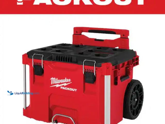 Lot 49-1631977 - Milwaukee PACKOUT 22 in. Rolling Modular Tool Box Low Profile Handle, Model # 48-22-8427, Slightly u...