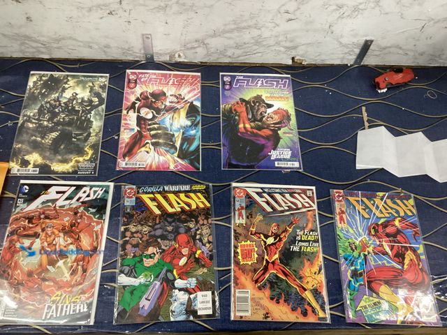 Lot 49-5490219 - Lot of 7 Random Flash Comics LBC6