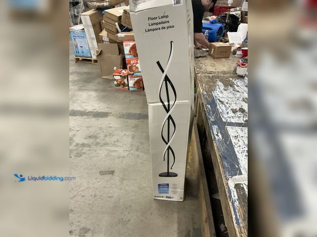 Lot 49-5541652 - Bridgeport Designs Floor Lamp (tested works) Unused