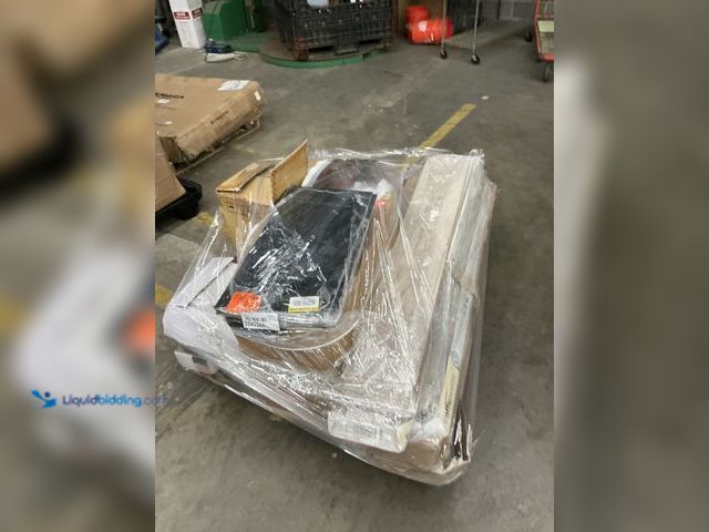 Lot 49-5541344 - MISCELLANEOUS FLOORING PALLET, MUST TAKE WHOLE PALLET