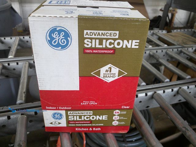 Lot 49-1517518 - GE Supreme Silicone Caulk 2.8 oz. Window and Door Sealant Clear (12-pack) Model # 2814815, Unused  R...