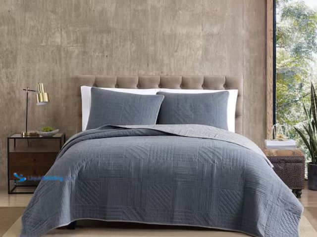 Lot 49-1631094 - Eddie Bauer Hidden Lake 3-Piece Blue Plaid Cotton King Quilt Set, Model # USHSA91069745, Slightly us...