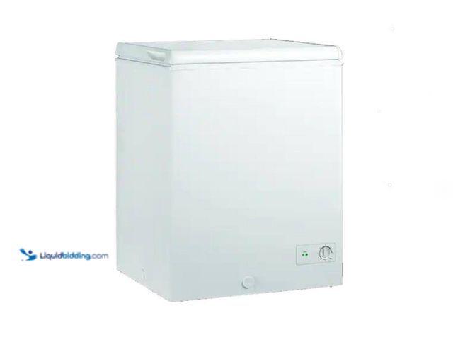 Lot 49-5487336 - Vissani
6.9 cu. ft. Manual Defrost Chest Freezer with LED Light Type in White Garage Ready (attachm...