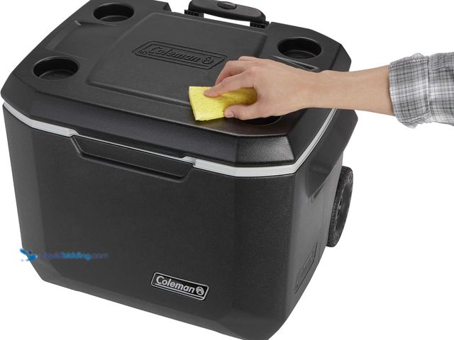 Lot 49-5410791 - Coleman Xtreme 50qt Rolling Cooler with Wheels, Extra-Walled Insulation Keeps Ice up to 5 Days, Port...