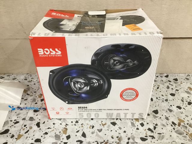Lot 49-3513417 - BOSS Audio Systems BE524 Rage Series 5.25 Inch Car Door Speakers - 225 Watts (Pair), 4 Way, Full Ran...
