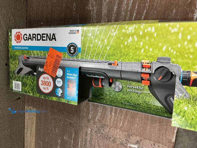 Lot 49-5487118 - Gardena 3800 sq ft Metal Oscillating Sprinkler W/ Aqua Zoom Model 18714-81 New