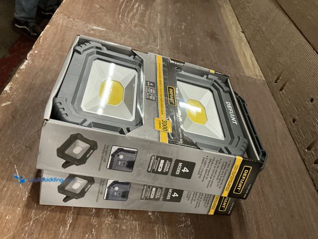 Lot 49-5464157 - Defiant
3000 Lumens Rechargeable Magnetic Utility Light With Power Bank (4-Pack) New
