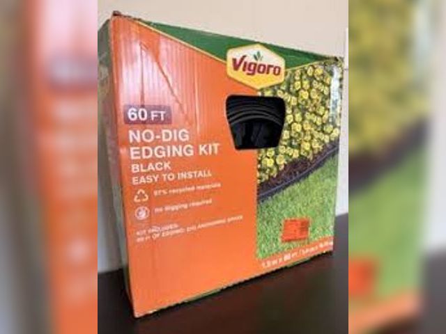 Lot 49-5553023 - Vigoro 60 ft. No-Dig Plastic Landscape Edging Kit Model # 3001-60HD-3 UNUSED. BOX DAMAGED