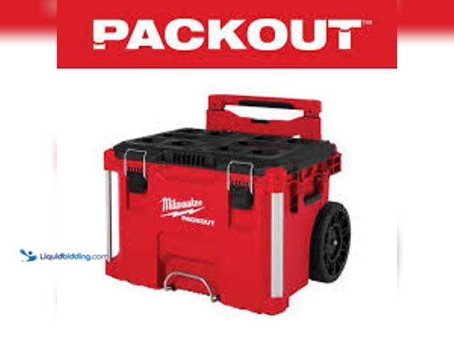 Lot 49-5483752 - Milwaukee PACKOUT 22 in. Rolling Modular Tool Box Low Profile Handle. Model # 48-22-8427. Used