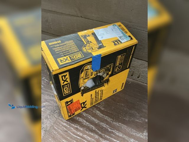 Lot 49-3540140 - DEWALT 20V MAX XR Lithium-Ion Electric Cordless 18-Gauge Brad Nailer (Tool Only) (tested works) Used
