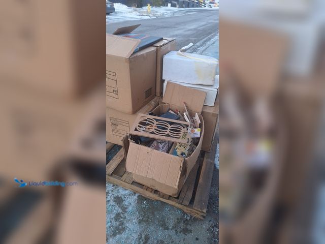 Lot 49-1830348 - Pallet of overstock merchandise. Signs and pictures all new great for resale and flea market