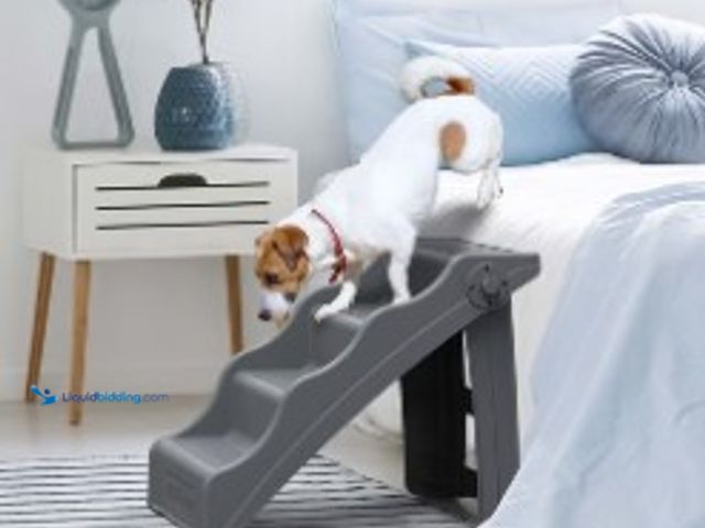 Lot 49-2022734 - Tail Waggers Dog Stairs Flexi-Step, Foldable Dog Steps with 4-Step Design and Non-Slip Treads, Mediu...