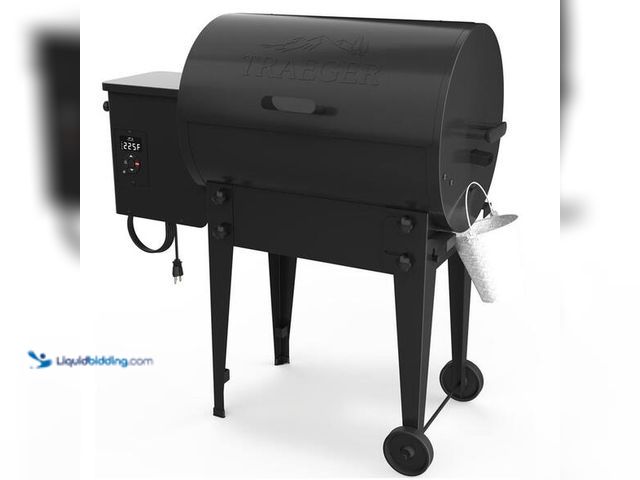 Lot 49-3564337 - Traeger
Tailgater 20 Pellet Grill and Smoker in Black Unused