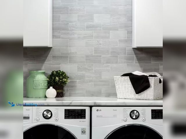 Lot 49-1627289 - Approx (10) sq ft of Aspect Collage Gray Subway 12.13 in. x 15 in. PVC Peel and Stick Tile (1sq/ft p...