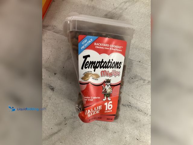 Lot 49-5542750 - Temptations Cat Treats MixUps Backyard Cookout Flavor Crunchy, Soft Cat Treats, 16 oz. Tub Unused