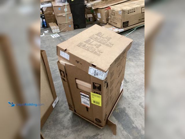 Lot 49-5486453 - Hampton Bay Base Cabinet 18x34 SKU: 1003934031 Item is Factory Sealed