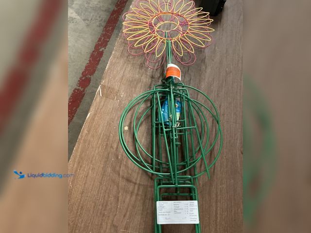 Lot 49-3527210 - Vigoro
36 in. H Pink Flower Iron Decorative Planter Stake (rust) (4pack) Unused