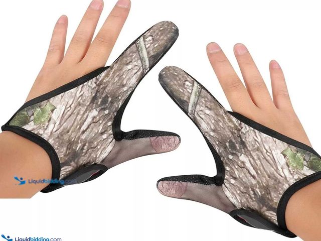 Lot 49-5434393 - Fishing Finger/Thumb Gloves Tree Camo 1 Pair - NEW - Protection for you hands/finger when fishing/ca...