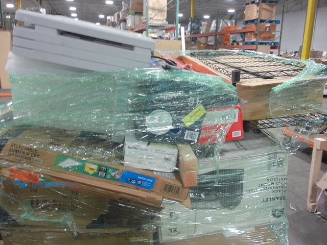 Lot 49-2023222 - Salvage Pallet IMPORTANT: Please note that the condition of this lot is SALVAGE.  Salvage assets are...