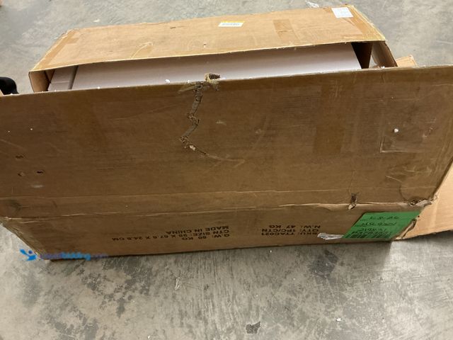 Lot 49-5485605 - PAKASEPT 43.7-in White Makeup Vanity. Model #TTAC021-PKWXY250320. NOT Pink. Unused with hardware.