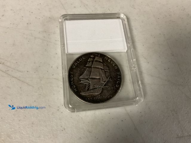 Lot 49-1811325 - U.S.S. CONSTITUTION SHIP ONE TROY OZ .999 FINE SILVER COIN