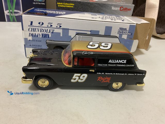 Lot 49-5467757 - Other NEW RACING CHAMPIONS 1/25 SCALE DIECAST COIN BANK 1955 CHEVROLET DELIVERY 121/1250