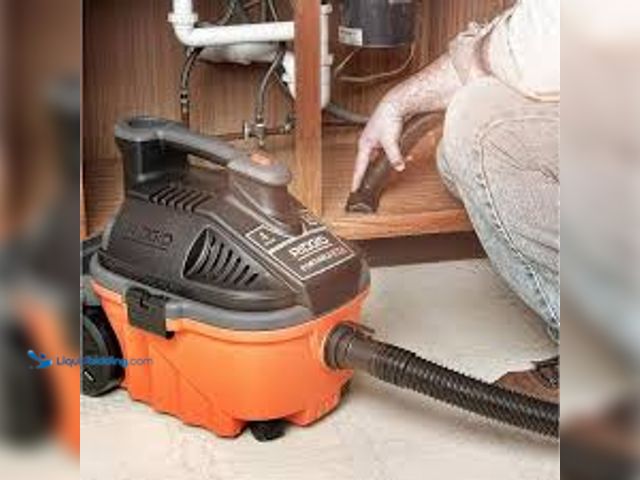 Lot 49-5448884 - RIDGID 4 Gal. 5.0 Peak HP Portable Shop Vacuum Wet Dry Vac. Model # WD4070. Used powers on