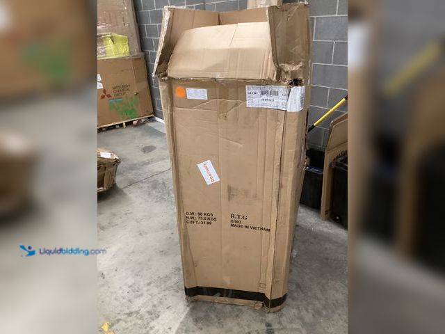 Lot 49-5454269 - White Foam Fuzzy Loveseat. Iteam used.