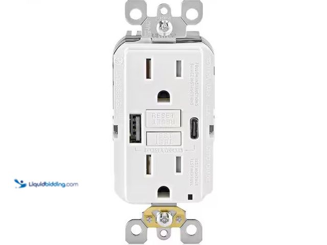 Lot 49-1576486 - Leviton 15 Amp SmartlockPro Self-Test GFCI Combination 24-Watt (4.8 Amp) Type A/C USB In-Wall Charge...