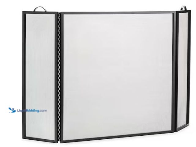 Lot 49-5478722 - Classic Steel Flat Guard 3-Panel Fire Screen Internet # 316158581
Model # 13989 BK Item is unused