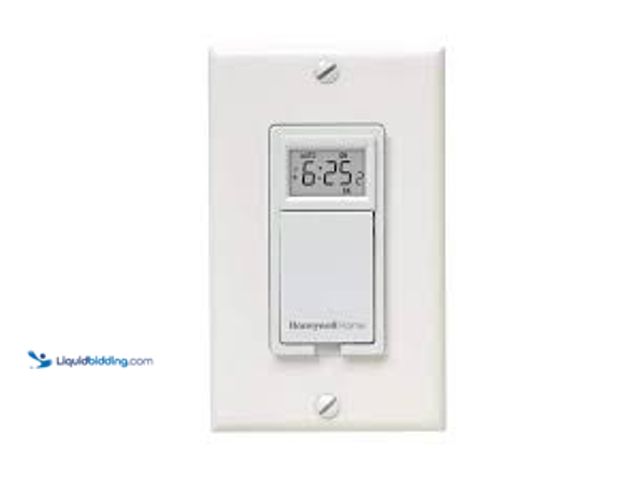 Lot 49-3527689 - Honeywell Home 120-Volt 7-Day Programmable Indoor Light Switch Timer. Model # RPLS530A1038/U. Unused