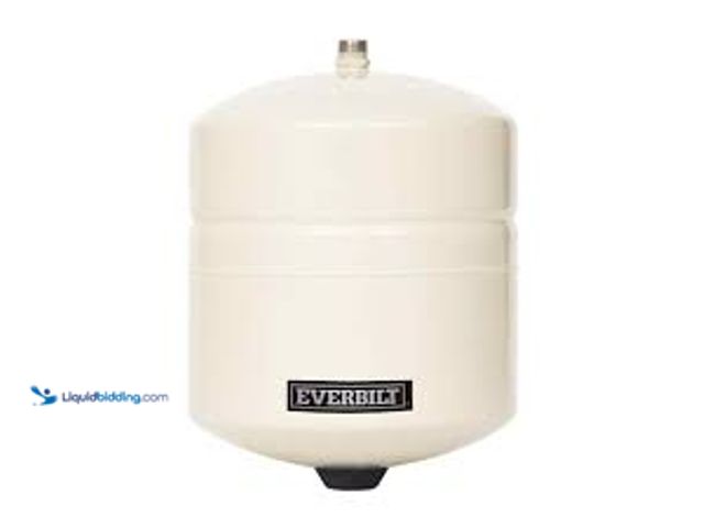 Lot 49-5489044 - Everbilt 4.5 Gal Thermal Expansion Tank. Model #850044296941. Unused