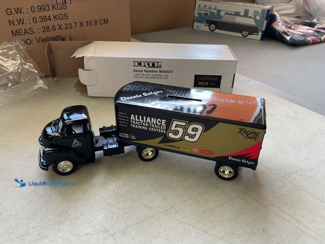 Lot 49-5515056 - Other ERTL 1995 DENNIS SETZER #59 ALLIANCE RACING 1 0F 1000 FAN CLUB 1/64 SCALE DIECAST SEMI TRUCK A...