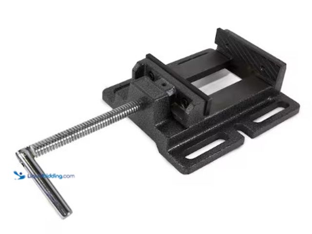 Lot 49-3615776 - WEN 4 in. Drill Press Vise, Model # DPA424, Unused, Has attachments.   Ref#LBRELIST