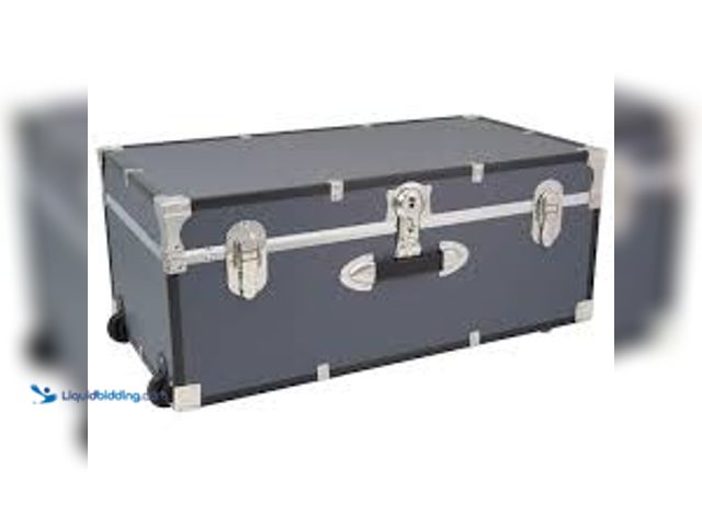 Lot 49-5414705 - Seward Explorer 30 in. Trunk with Wheels & Lock, Gray Model # SWD6113-29 used scuffs scratches