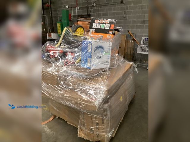 Lot 49-5555494 - Salvage Pallet - IMPORTANT: Please note that the condition of this lot is SALVAGE. Salvage assets ar...