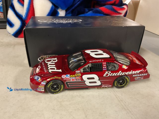 Lot 49-1830708 - COLLECTIBLE RCCA OWNERS CLUB SELECT #8 DALE EARNHARDT JR BUDWEISER 1/24 SCALE DIECAST CAR IN ORIGINA...