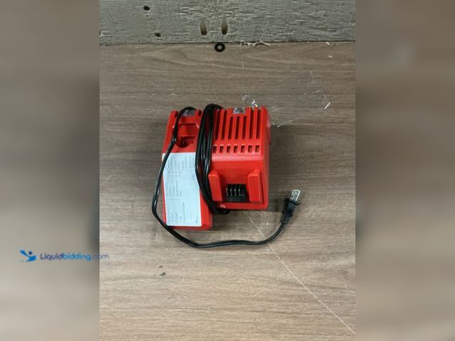 Lot 49-5413522 - Milwaukee
M12 and M18 12-Volt/18-Volt Lithium-Ion Multi-Voltage Battery Charger (Unused) Tested
