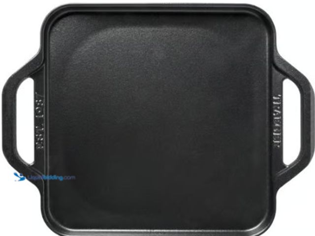 Lot 49-5543647 - Traeger Cast Iron Grilling Skillet 11.5 in. L X 1.5 in. W. Unused with scuffs.