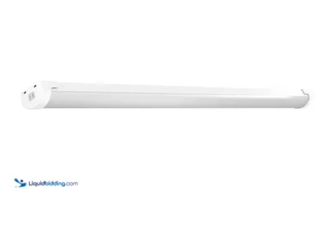 Lot 49-1547774 - Feit Electric4 ft. 55-Watt 4000K Bright White 5000 Lumens White Integrated LED Linkable Hanging Moti...