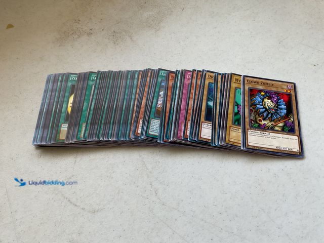 Lot 49-1804626 - 100+ MAGIC THE GATHERING CARDS.